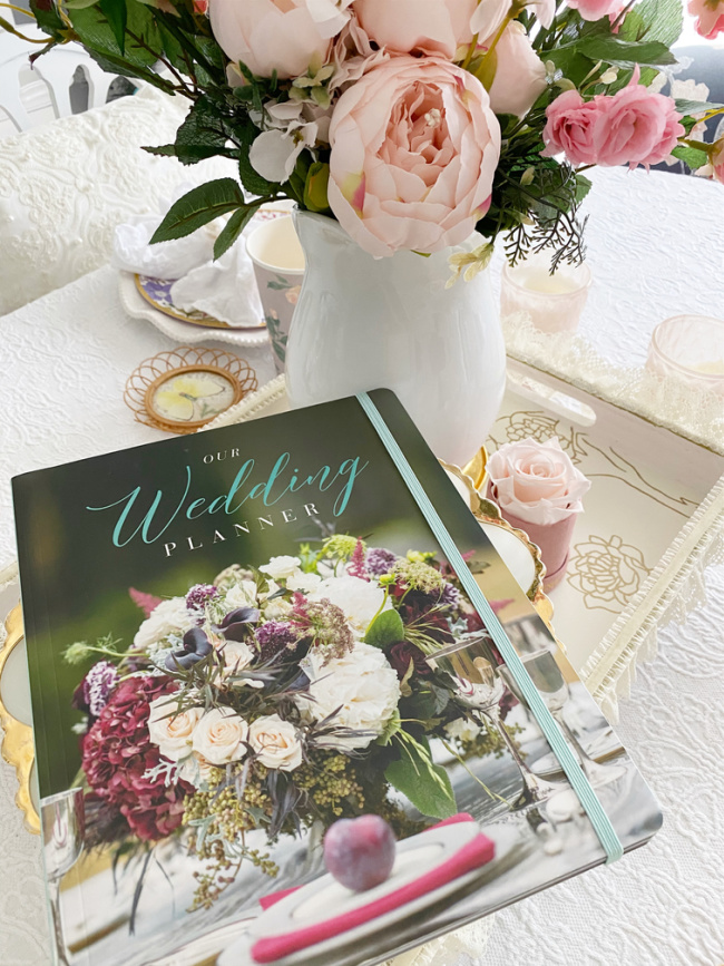 A Simple and Sweet Wedding Planner