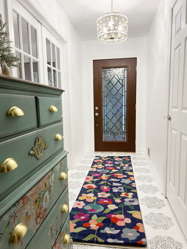 colorful rug in foyer makeover