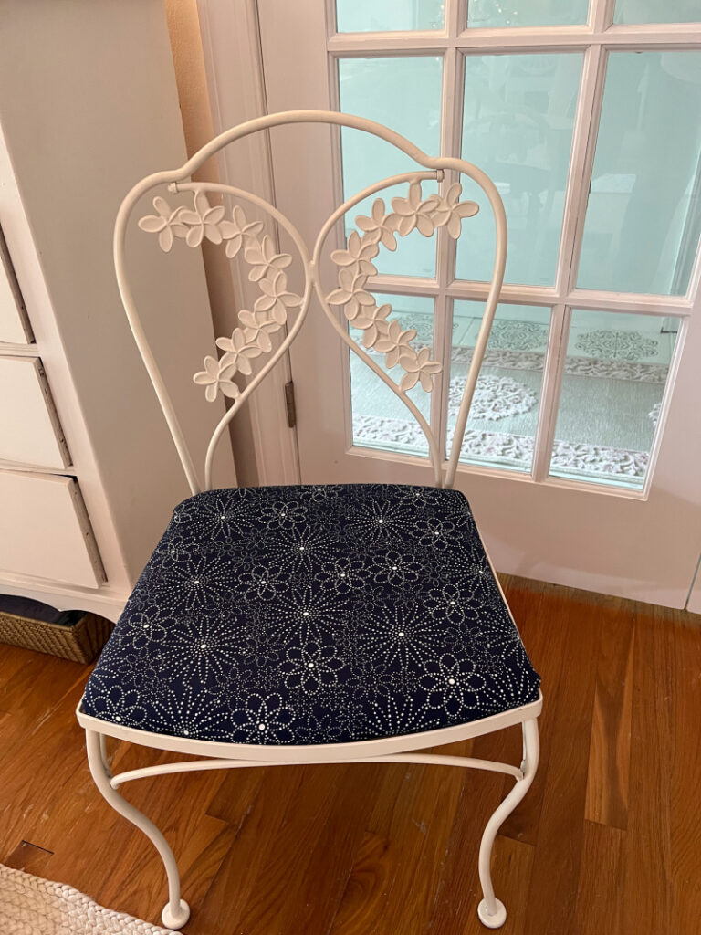 metal floral back chair before makeover